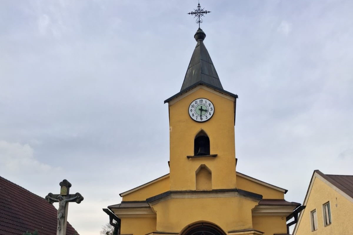 Kaplička v Záblatí dostala k Vánocům nové hodiny